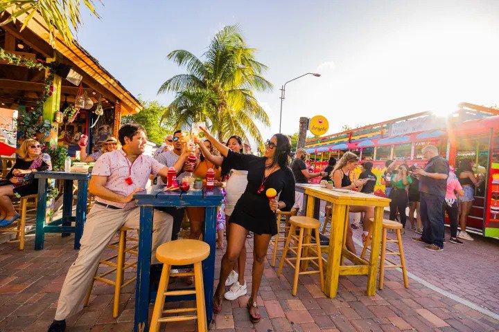 Kukoo Kunuku Bar Hopping