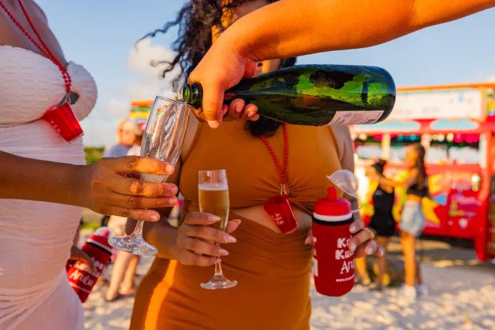 Kukoo Kunuku Bar Hopping
